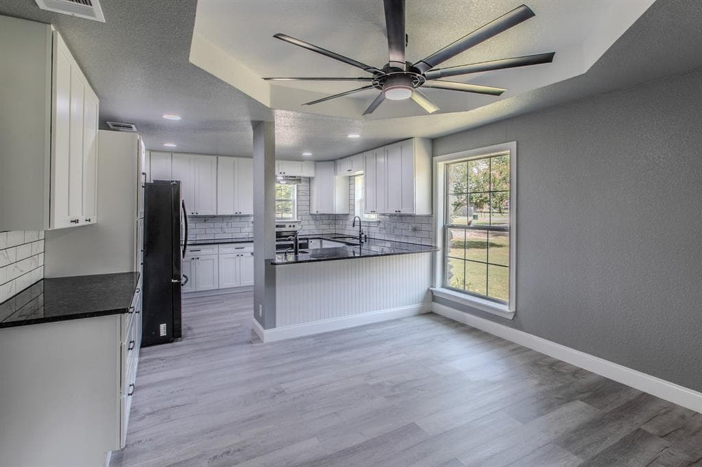 768 Elmwood Dr
