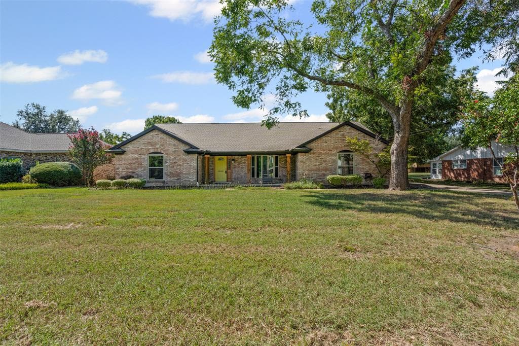 2312 Garden Ln