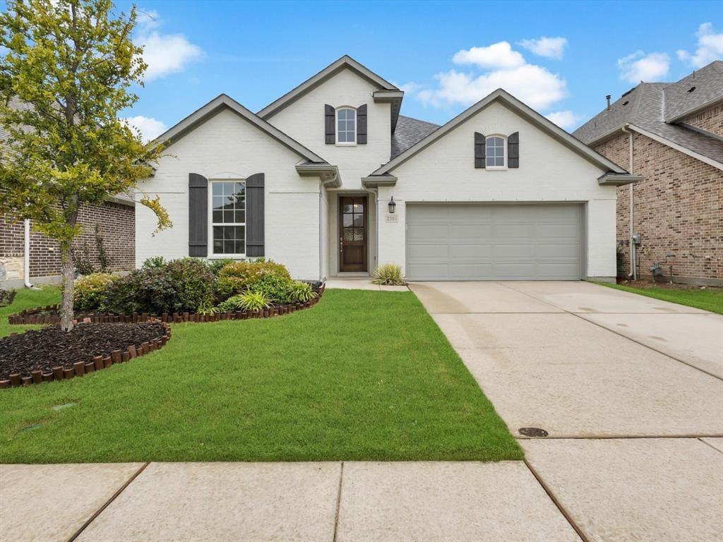 2504 Triton Dr