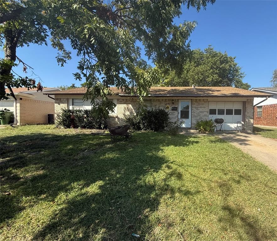 1017 Peace Rose Ave