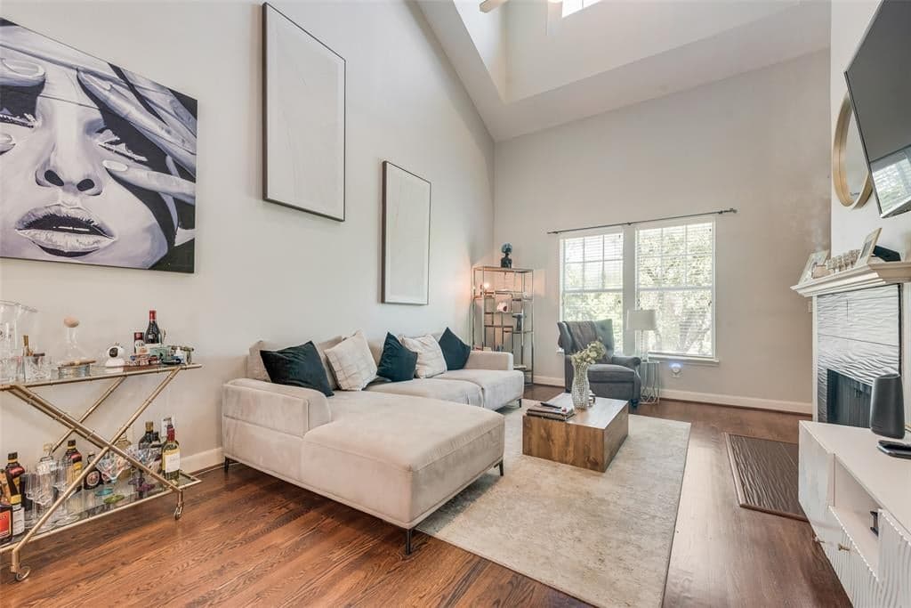 4904 Live Oak St Apt 302