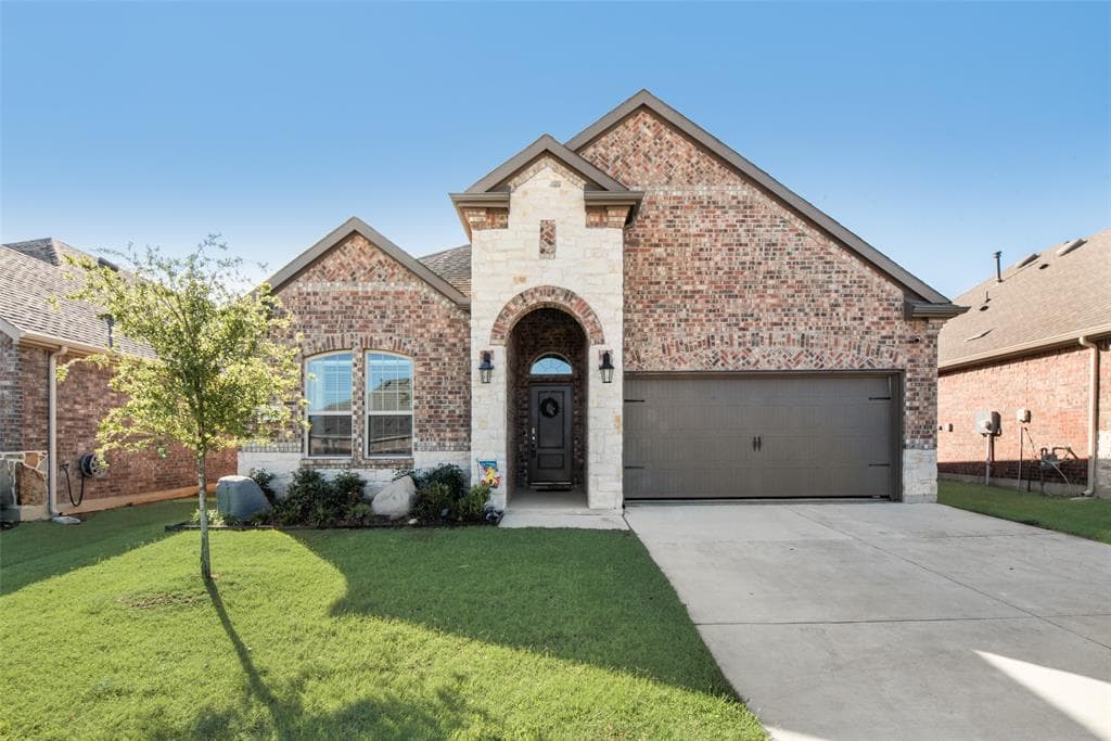2911 Shetland Dr