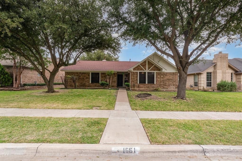 1661 Crosshaven Dr