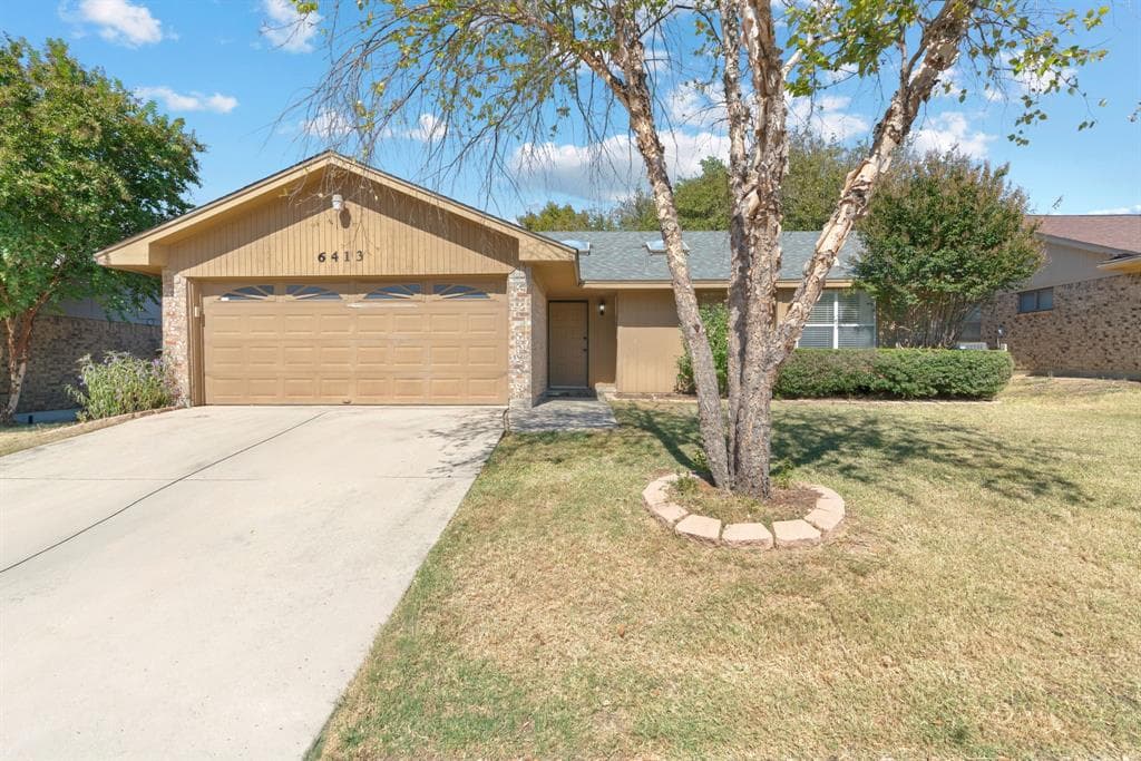 6413 Ridglea Dr
