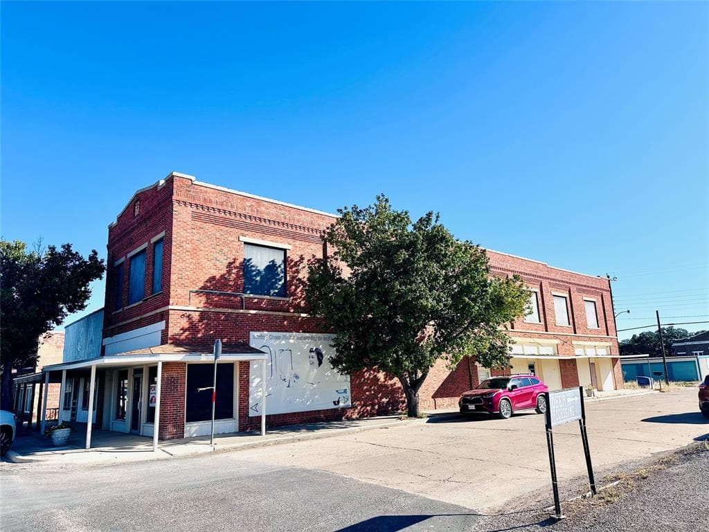 200 N Main St