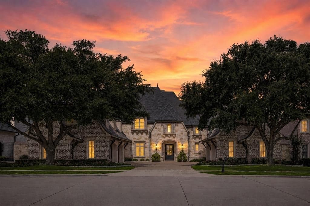 6301 Shady Oaks Dr