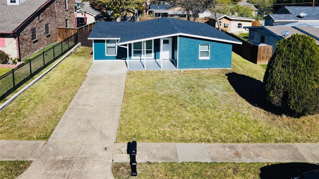703 E Daugherty Dr