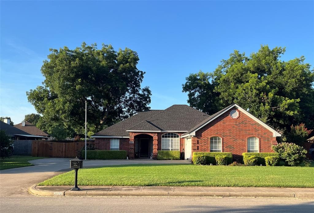 2110 Sagewood Dr