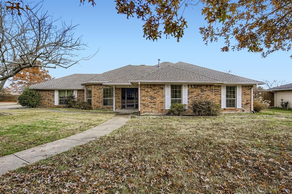 10405 Woodland Dr