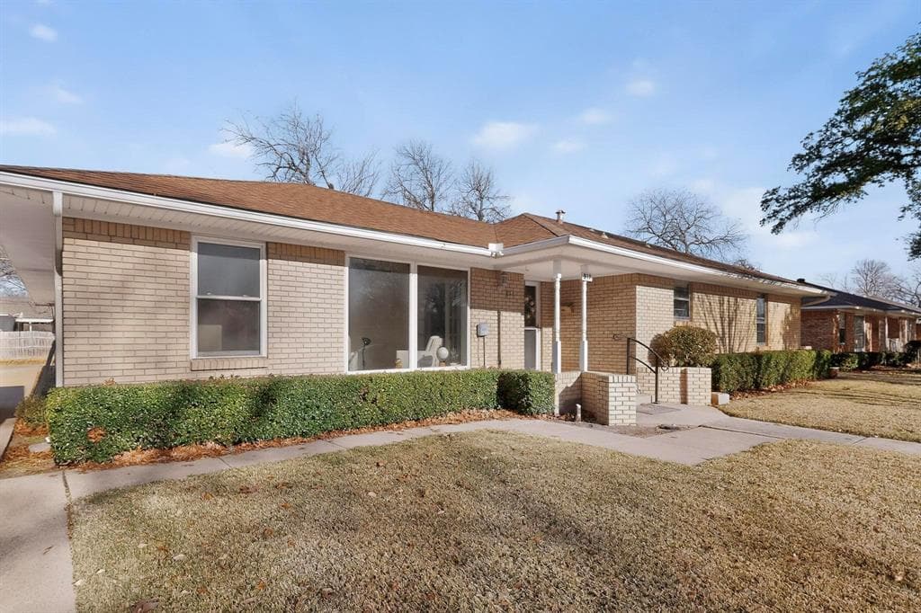 817 Daventry Dr