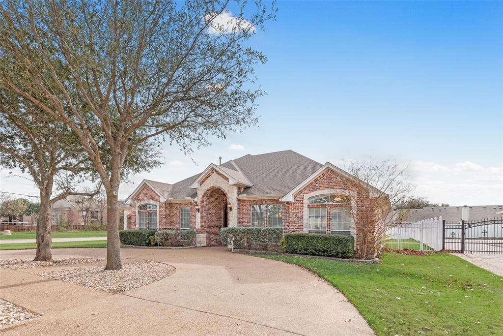 818 Amherst Dr