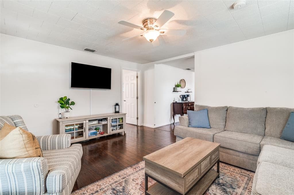 113 Caddo St