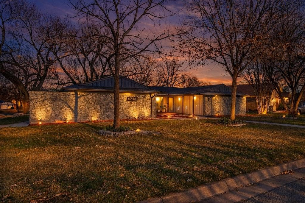1301 Mildred Ln