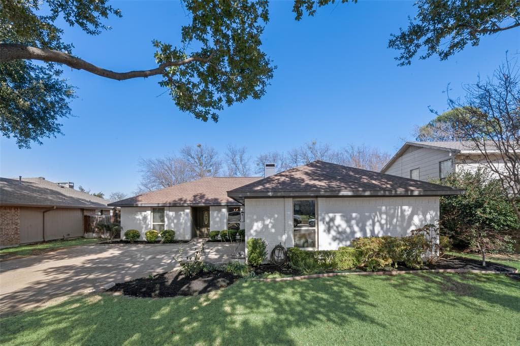 1825 Juniper Ln