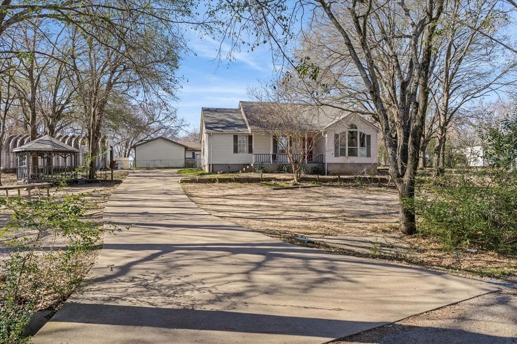 213 Westview Dr