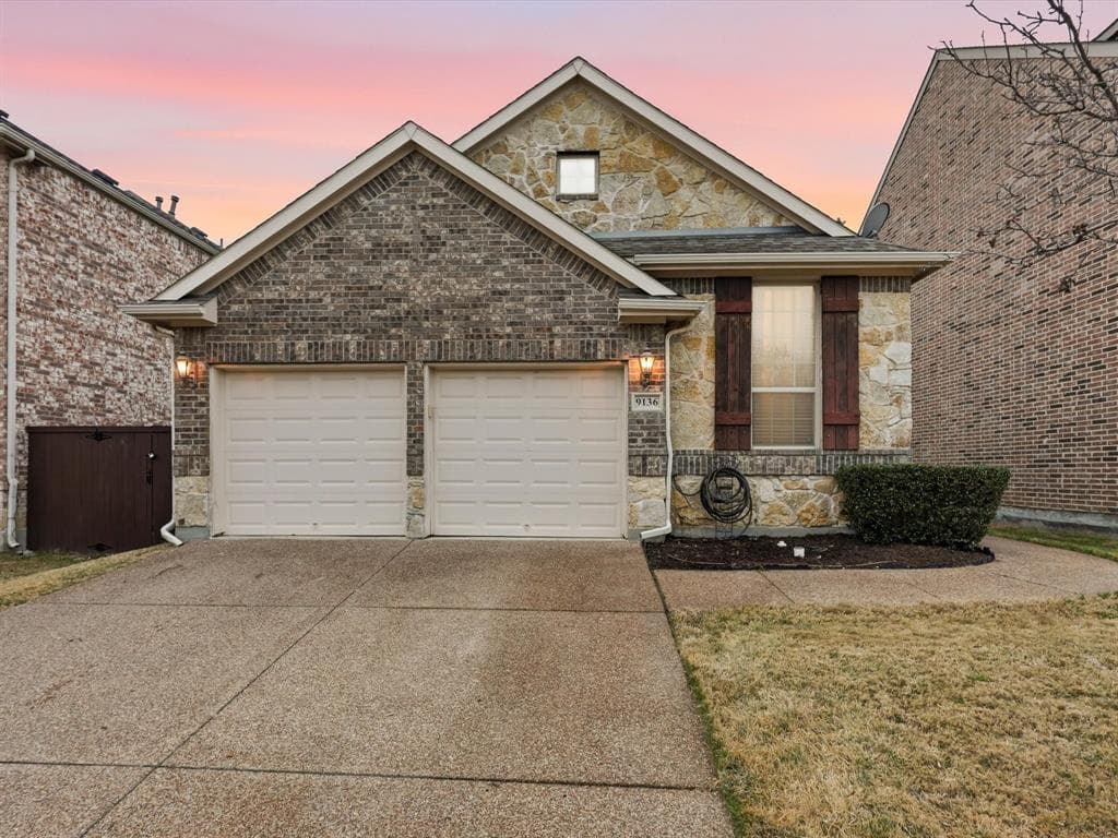 9136 Cottonwood Village Dr