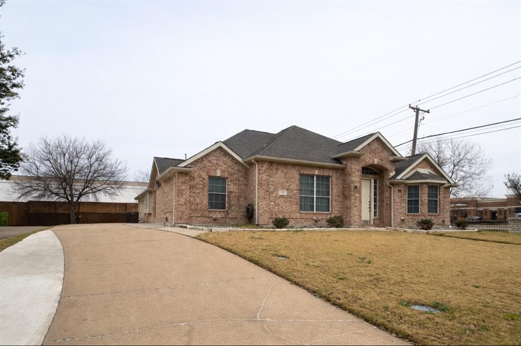101 Hawthorne Dr