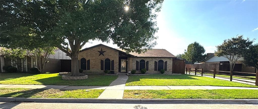 3437 Livingston Ln