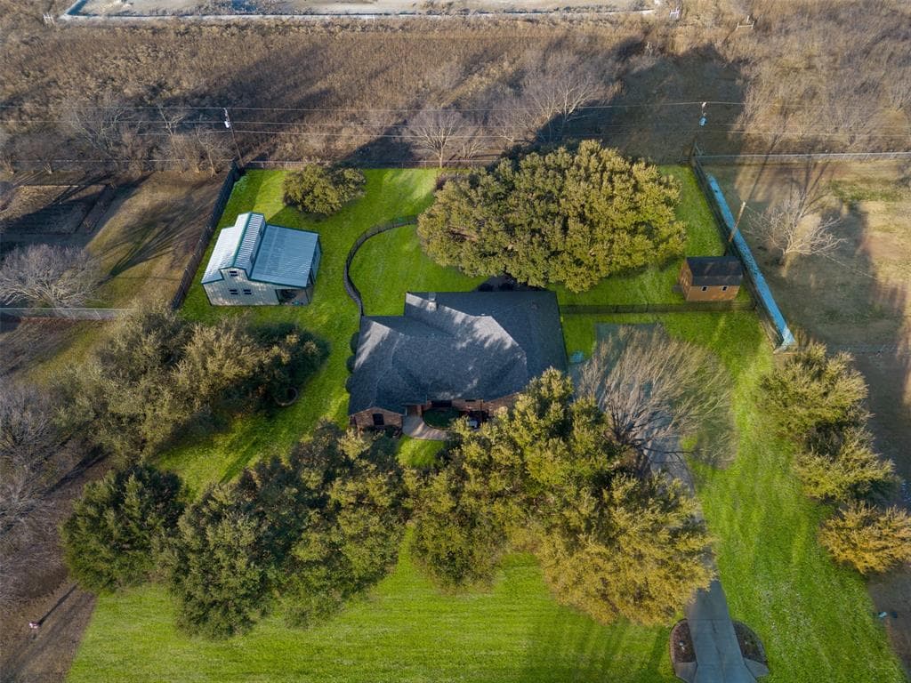 1716 Dove Ln
