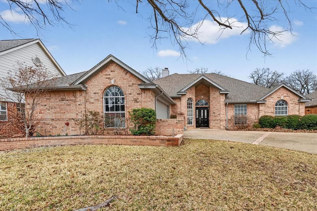 3211 Summergrove Dr