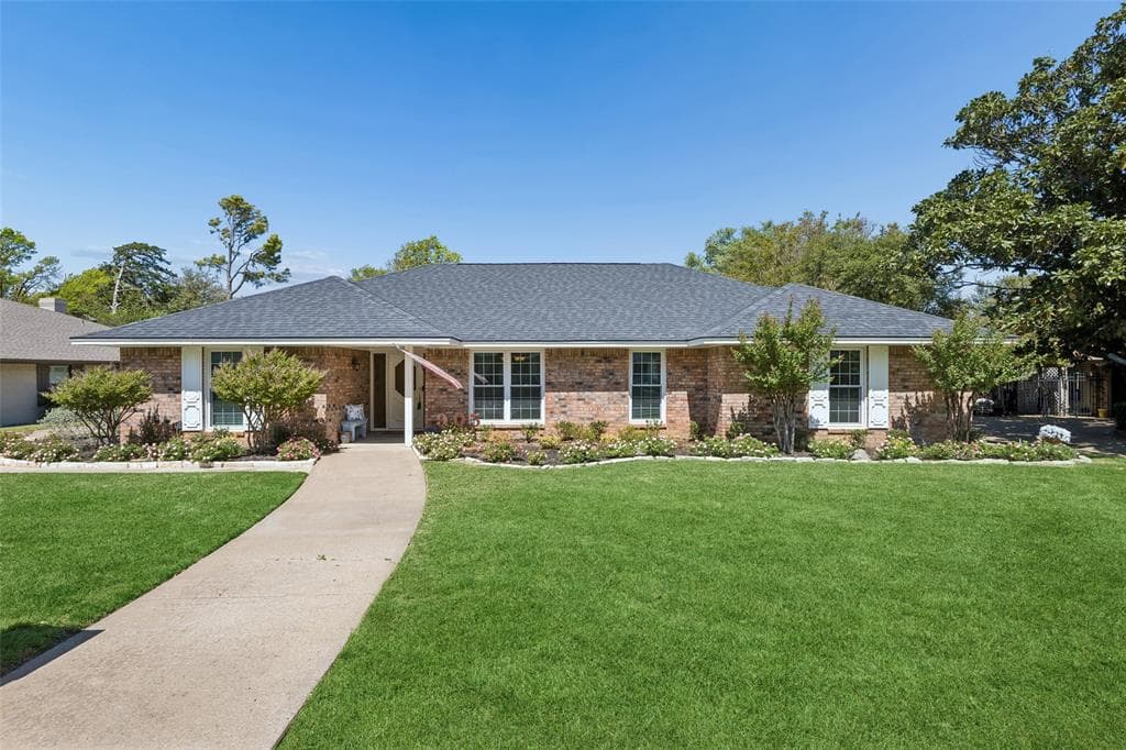 905 Bert Dr