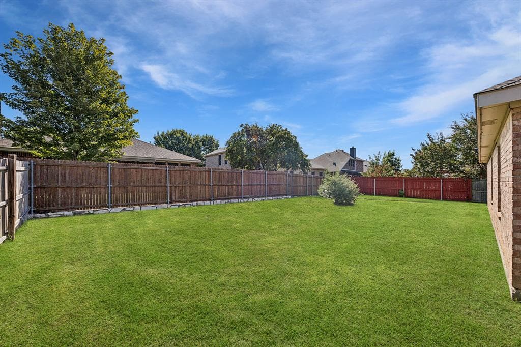 3810 Wolf Creek Ln