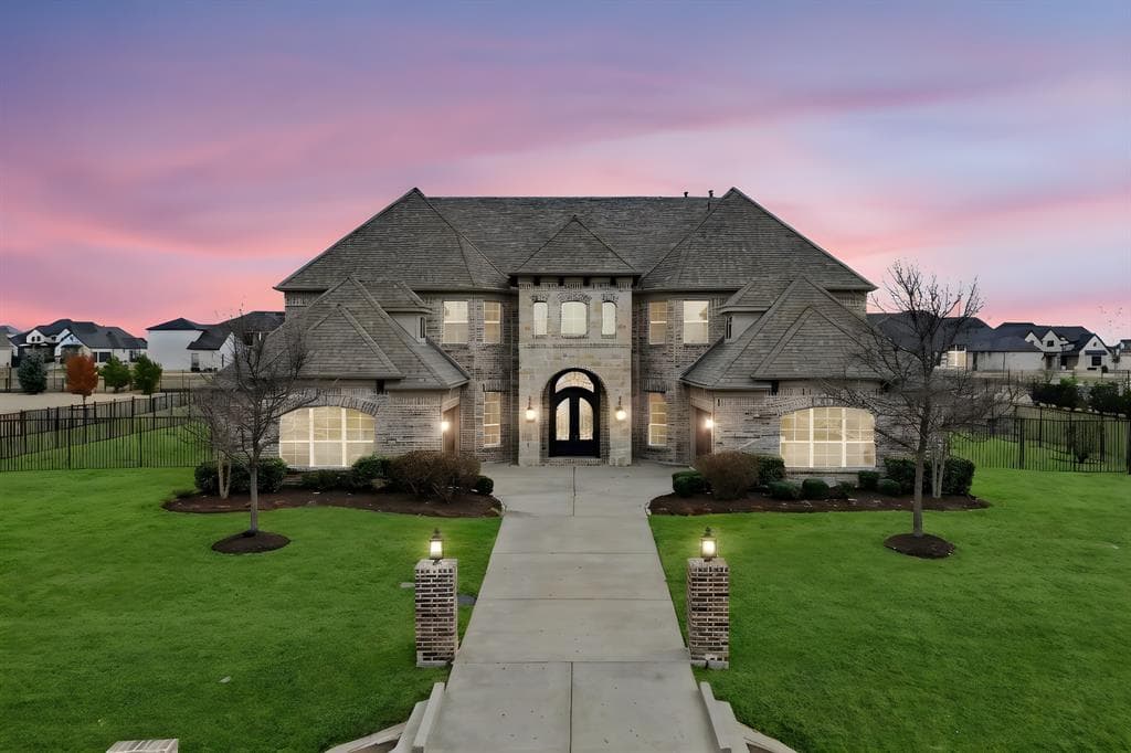 4604 Donna Ln