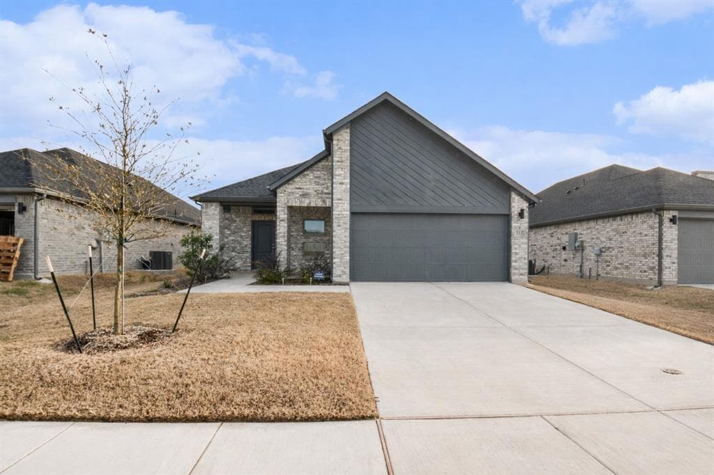 315 Lost Creek Trl