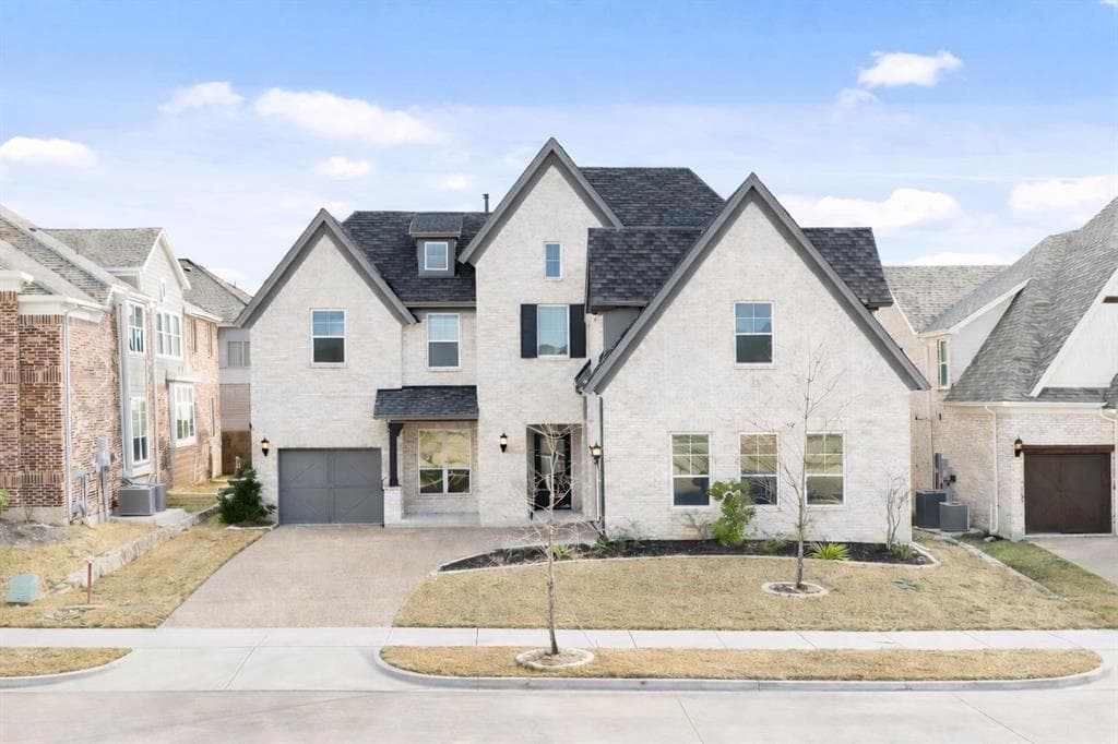 1227 Calebria Way