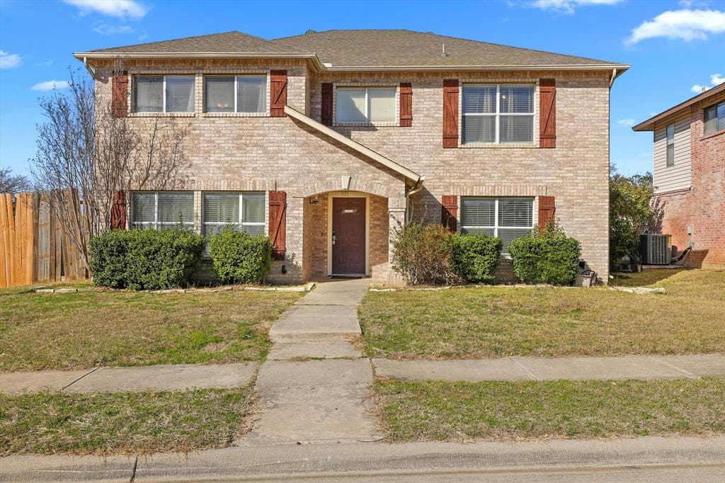 921 Valleybrook Dr