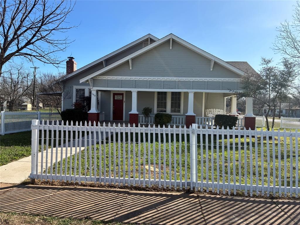 109 S West St