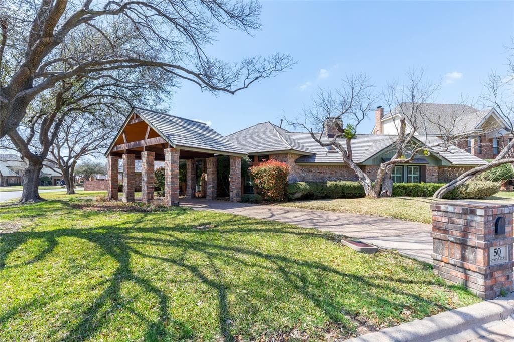 50 Riviera Cir