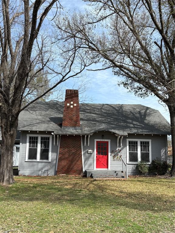 423 E Navasota St