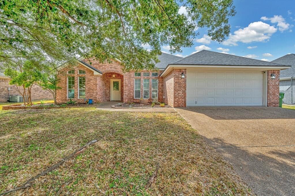 2813 Concho Bend Dr