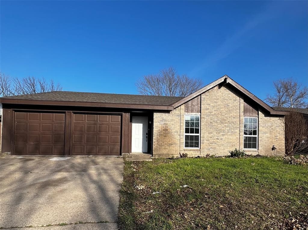 2505 Clearwood Dr
