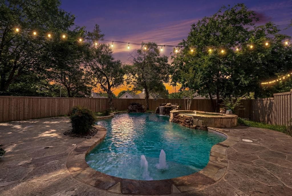 2405 Highgate Dr