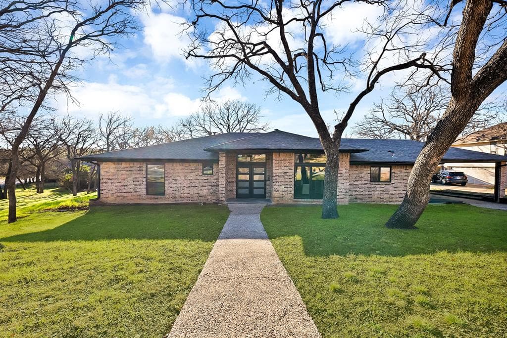 2814 Marquis Cir E