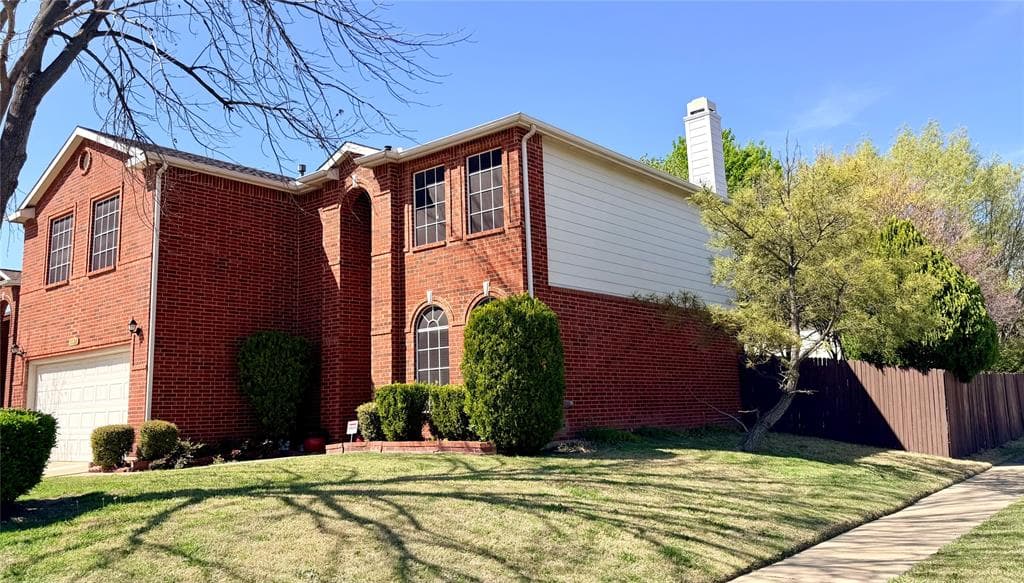2233 Hickory Dr
