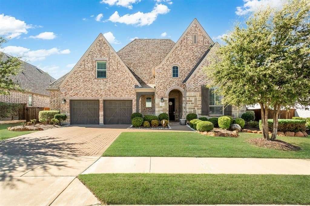 1051 Brookfield Dr