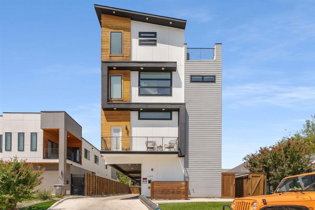 4223 Delano Pl