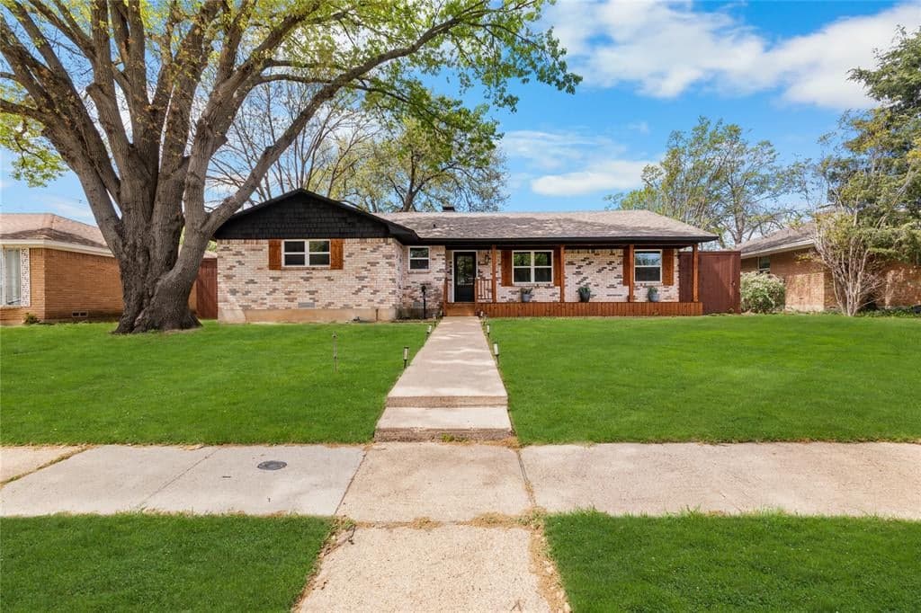 6211 Symphony Ln