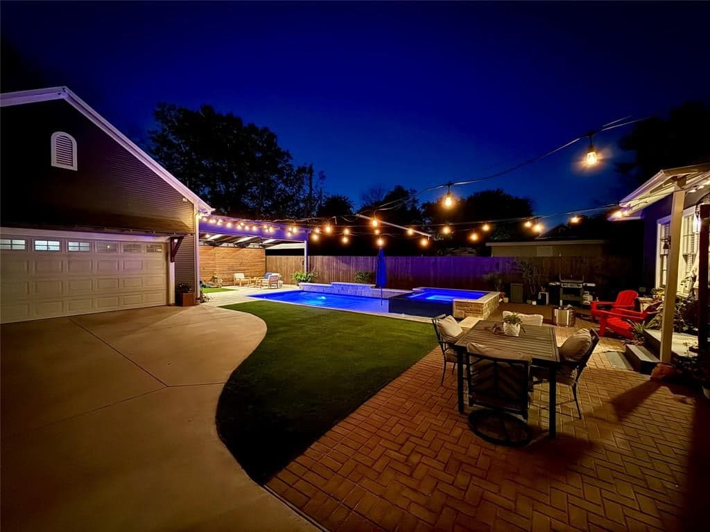 2241 Hurley Ave