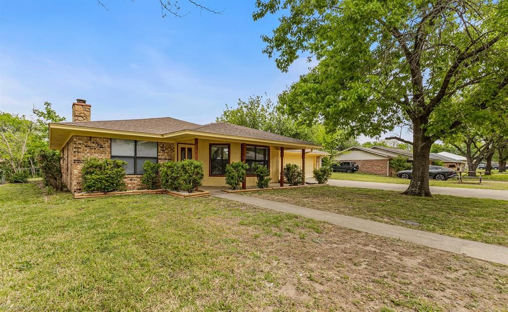 212 W Mcafee Dr