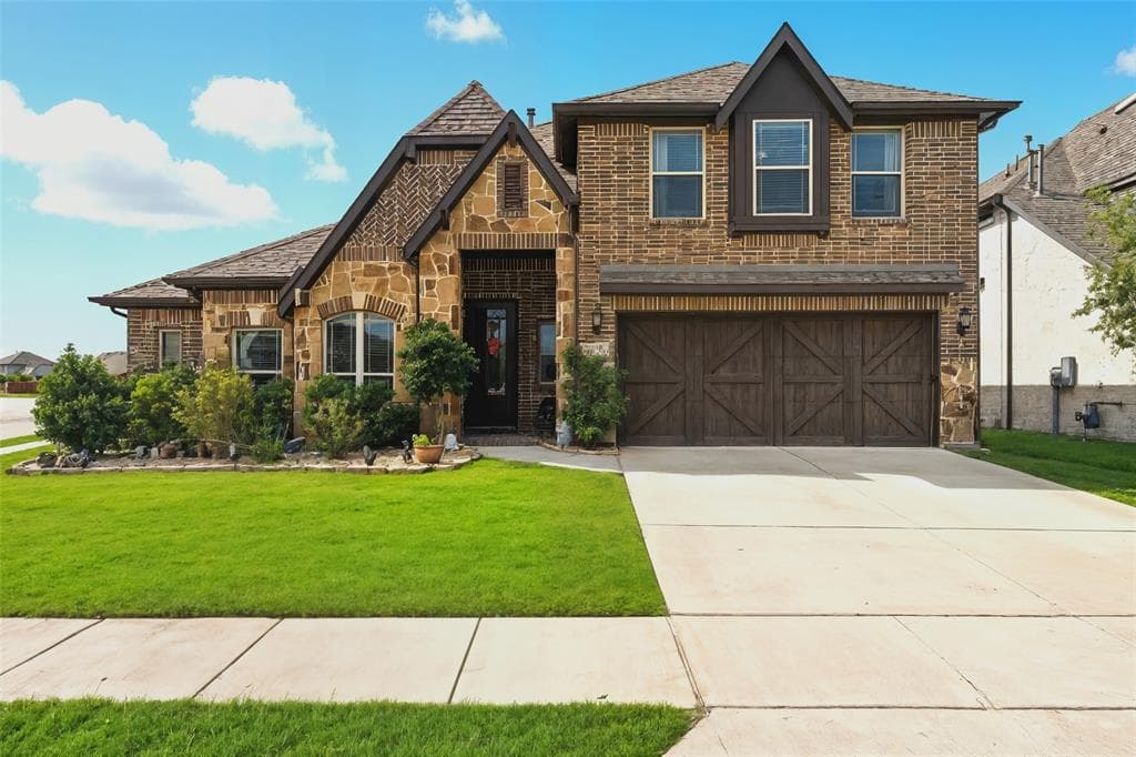 1079 Canterbury Ln