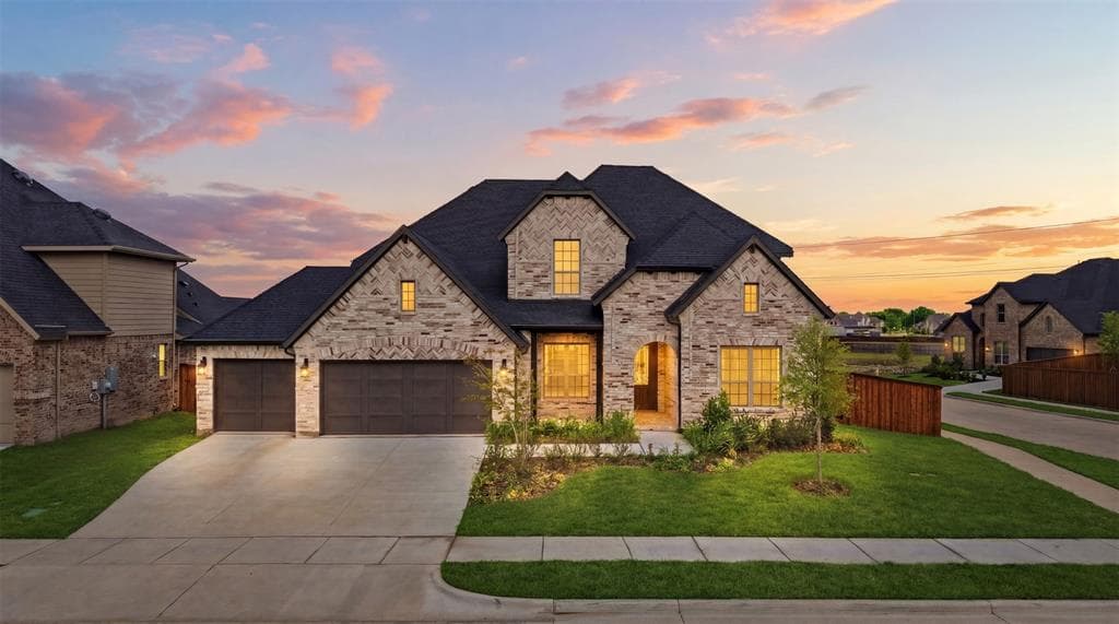309 Lacey Oak Ln