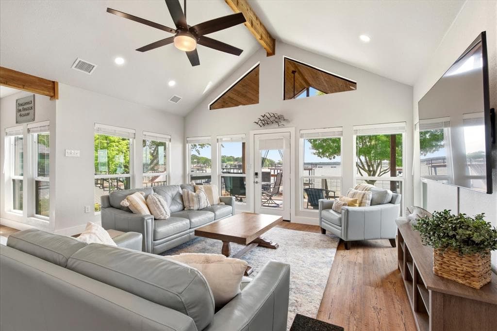 313 Lake Front Dr