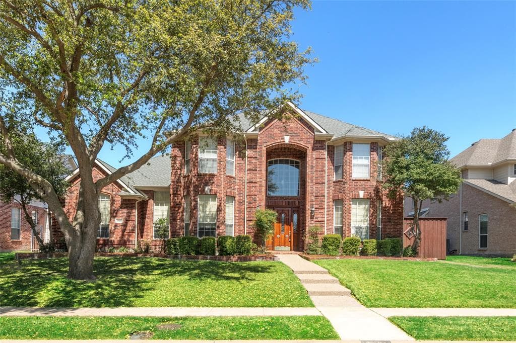 3825 Brookfield Dr