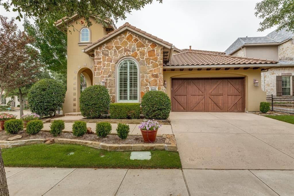 8601 Wakefield Dr
