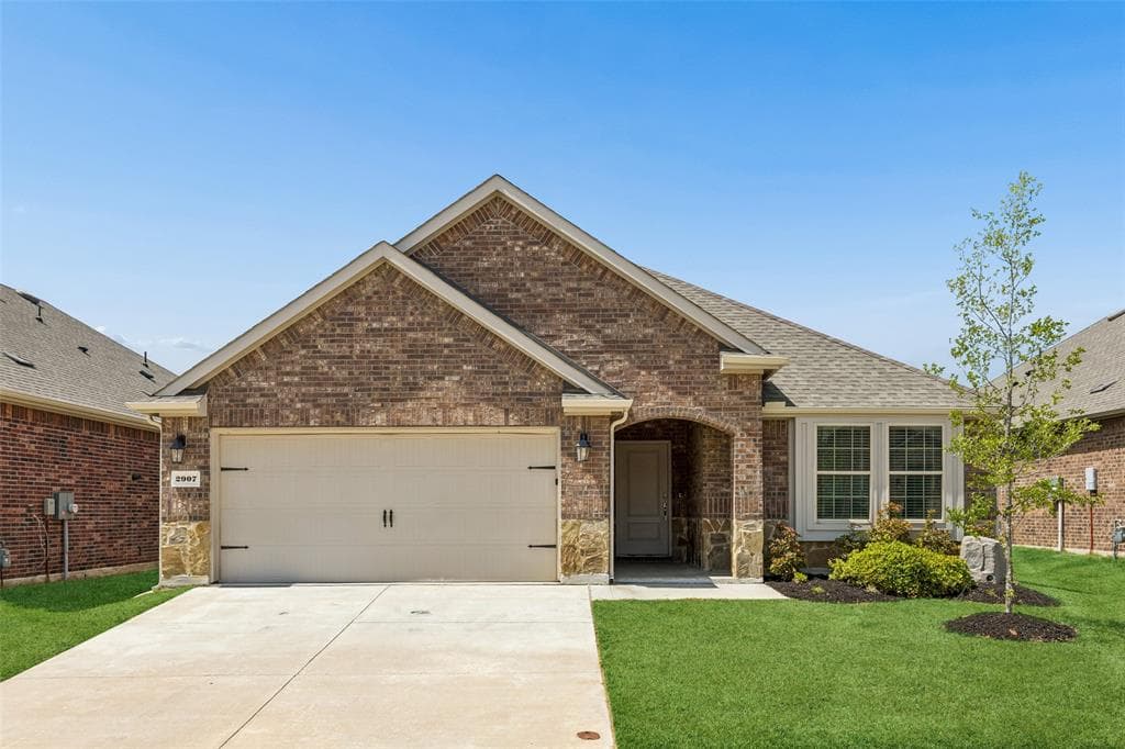 2907 Brady Starr Dr