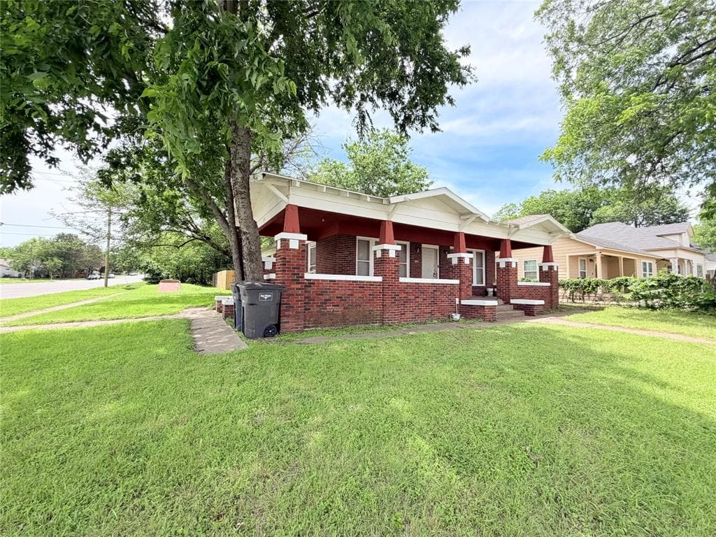 900 W Central Ave